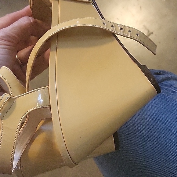 Prada Italy light yellow patent leather wedge heels shoes 37 6.5 - Picture 5 of 13